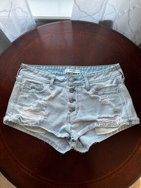 Abercrombie and Fitch light was distressed shorts, size 8